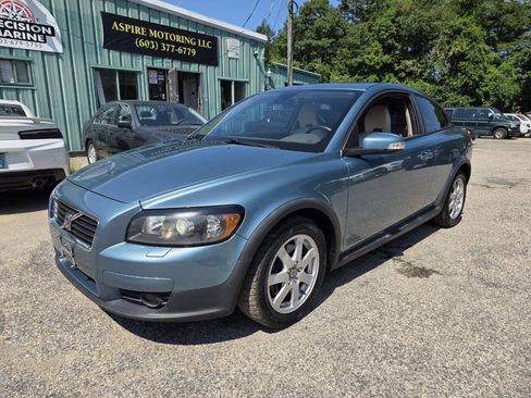 Used 2010 Volvo C30 T5 R-Design FWD image 3
