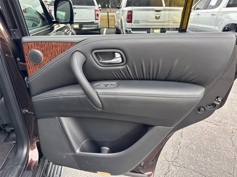 Used 2020 Nissan Armada Platinum w/ Interior Lighting Package image 17