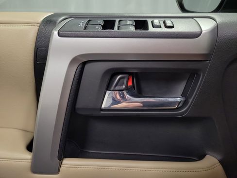 Used 2016 Toyota 4Runner SR5 Premium AWD/4WD image 19