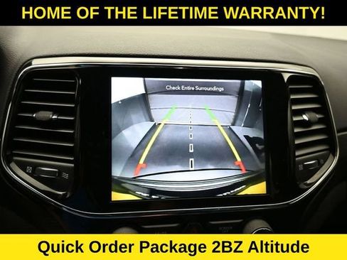 Used 2020 Jeep Grand Cherokee Altitude AWD/4WD image 21