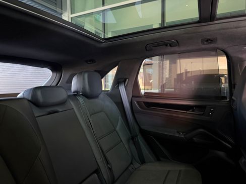 Certified 2025 Porsche Cayenne GTS AWD/4WD image 16