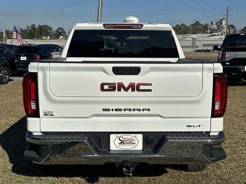 Used 2025 GMC Sierra 1500 SLT image 3
