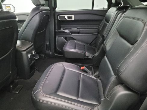 Used 2020 Ford Explorer XLT w/ Equipment Group 202A image 18