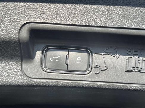 Certified 2023 Ford Explorer XLT image 12