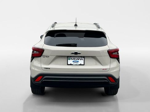 Used 2026 Chevrolet Trax RS w/ Sunroof Package image 3