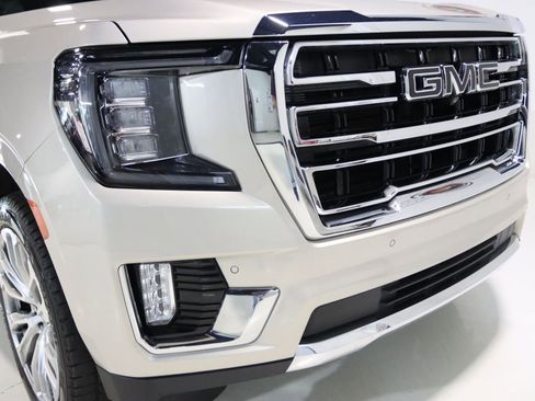 Used 2023 GMC Yukon XL SLT w/ SLT Premium Package AWD/4WD image 35