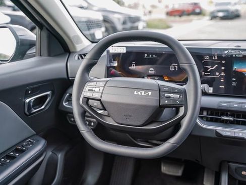 New 2026 Kia K4 EX image 16