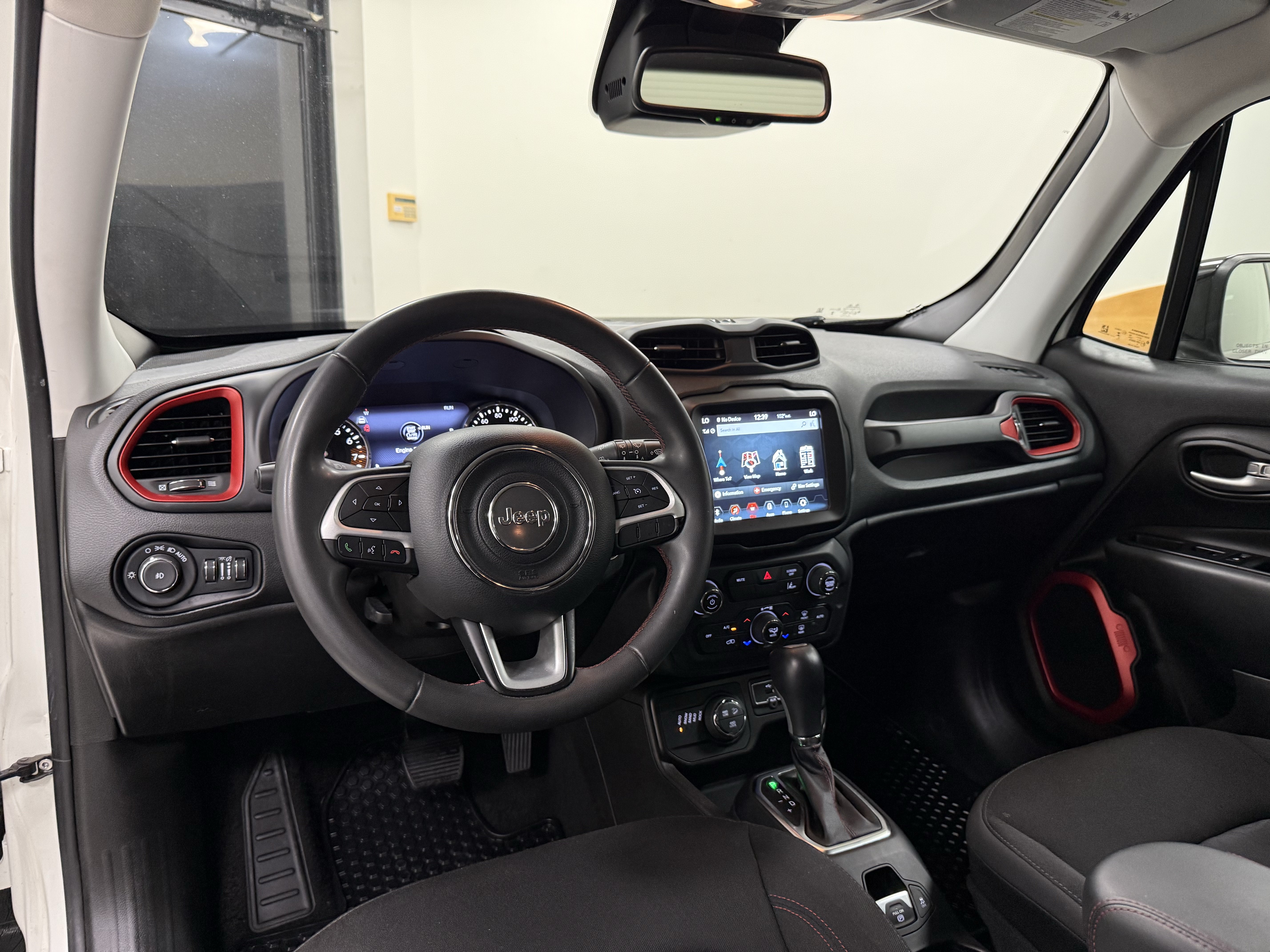Used 2023 Jeep Renegade Trailhawk AWD/4WD image 16