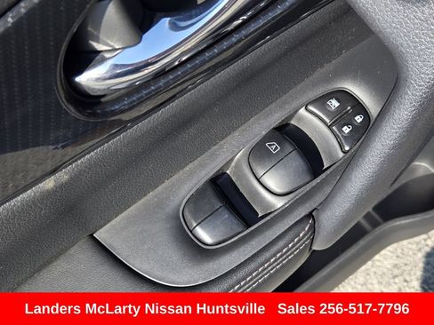 Used 2019 Nissan Rogue SL w/ Premium Package FWD image 22