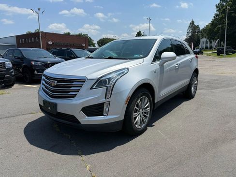 Used 2017 Cadillac XT5 Luxury image 4