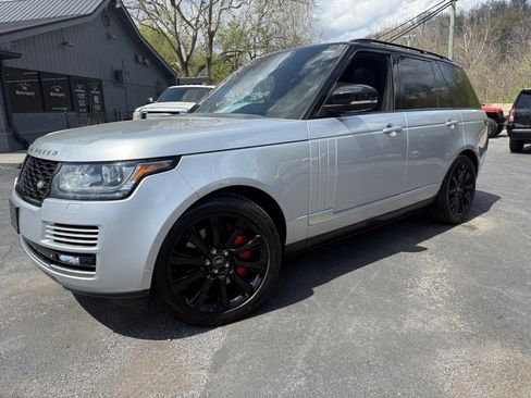 Used 2015 Land Rover Range Rover Supercharged AWD/4WD image 32
