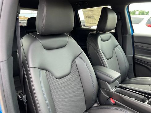 New 2026 Jeep Compass Latitude AWD/4WD image 14