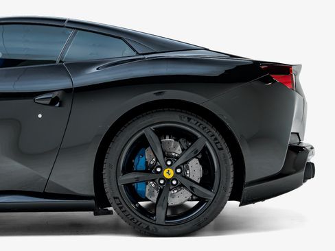 Used 2019 Ferrari Portofino RWD image 22