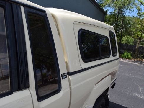 Used 1988 Toyota Pickup SR5 image 7