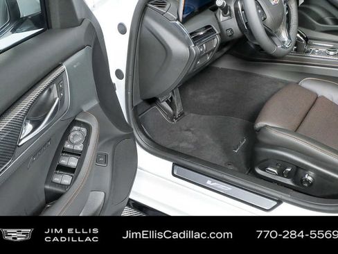 New 2026 Cadillac CT5 V image 8