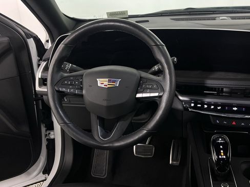 Used 2024 Cadillac XT4 Sport image 15