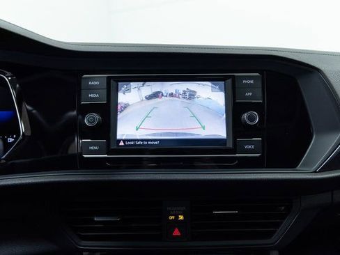 Used 2024 Volkswagen Jetta SE image 18