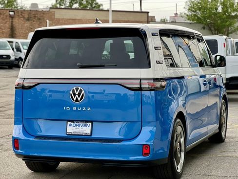 Used 2025 Volkswagen ID. Buzz Pro S RWD image 40