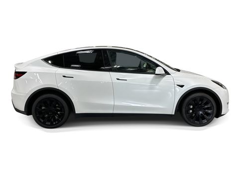 Certified 2023 Tesla Model Y Long Range AWD/4WD image 7