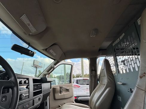 Used 2017 Chevrolet Express 2500 image 25