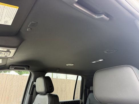Used 2022 GMC Yukon XL Denali AWD/4WD image 23