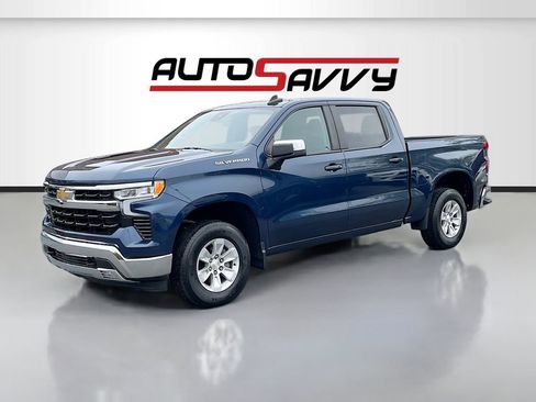 Used 2022 Chevrolet Silverado 1500 LT AWD/4WD image 3