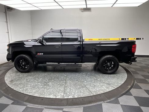 Used 2017 Chevrolet Silverado 1500 LT w/ Midnight Edition AWD/4WD image 6
