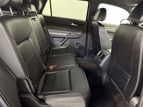Used 2022 Volkswagen Atlas Cross Sport SE image 13