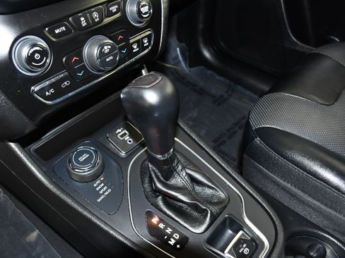 Used 2022 Jeep Cherokee Latitude Lux AWD/4WD image 31