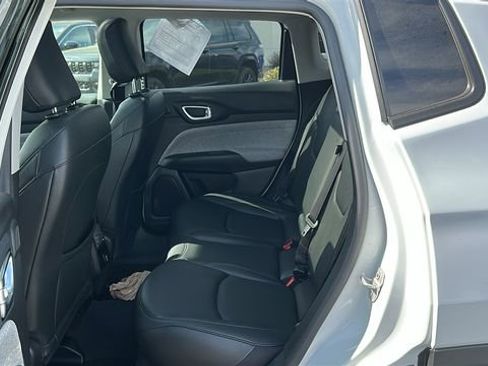 Used 2022 Jeep Compass Latitude w/ Sun and Sound Group AWD/4WD image 21