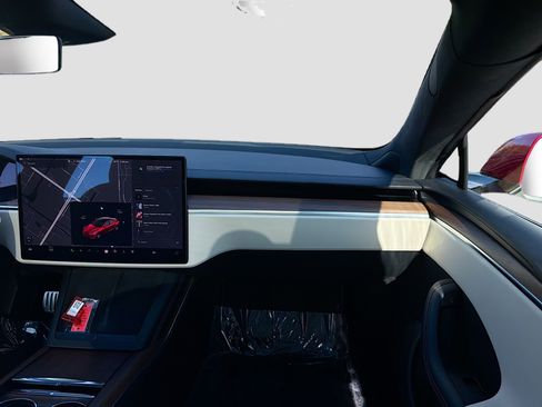 Used 2024 Tesla Model S image 17