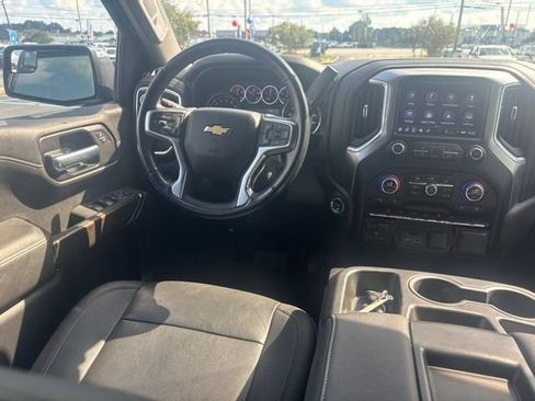 Used 2021 Chevrolet Silverado 1500 LT AWD/4WD image 19