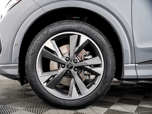 Used 2023 Audi Q4 e-tron Premium Plus w/ Premium Plus AWD/4WD image 4