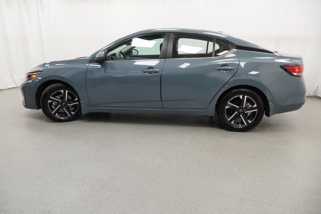 Used 2024 Nissan Sentra SV FWD image 40