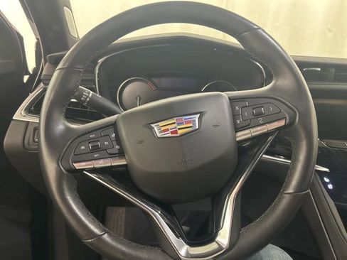 Used 2024 Cadillac XT6 Premium Luxury image 11