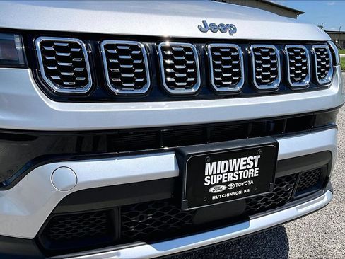 Used 2025 Jeep Compass Limited AWD/4WD image 30