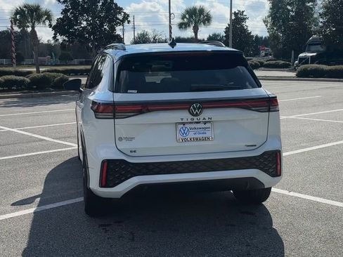 New 2026 Volkswagen Tiguan SE R-Line image 7