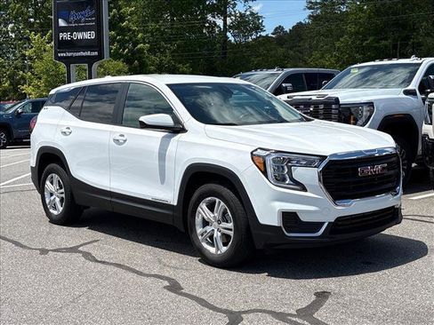 Certified 2024 GMC Terrain SLE AWD/4WD image 1