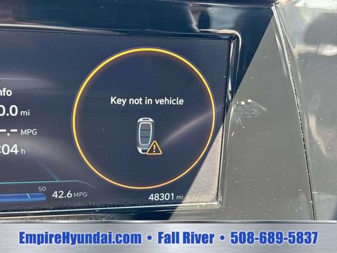 Used 2022 Hyundai Elantra SEL w/ Convenience + Premium Package FWD image 20