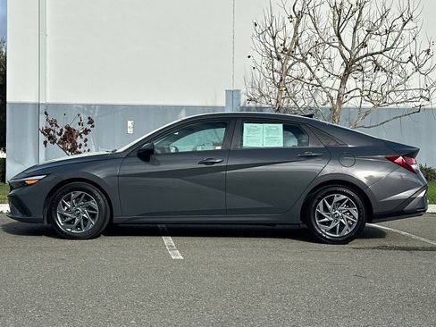 Used 2024 Hyundai Elantra SEL image 7