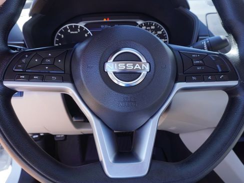 Certified 2025 Nissan Altima 2.5 SV FWD image 17