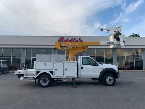 Used 2006 Ford F550 2WD Regular Cab Super Duty image 44