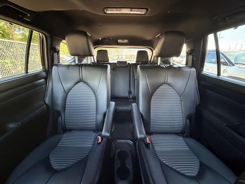 Used 2025 Toyota Highlander XSE AWD/4WD image 41
