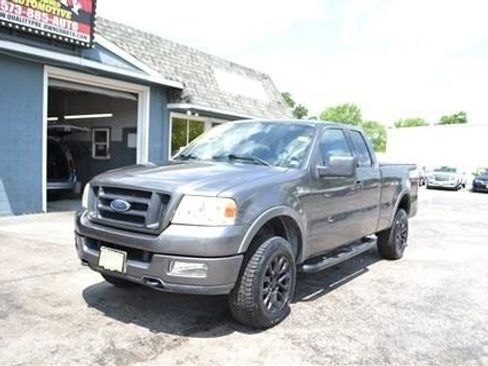 Used 2004 Ford F150 XLT AWD/4WD image 2