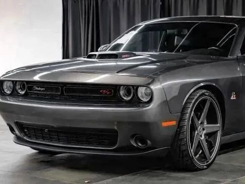 Used 2017 Dodge Challenger R/T Scat Pack image 5