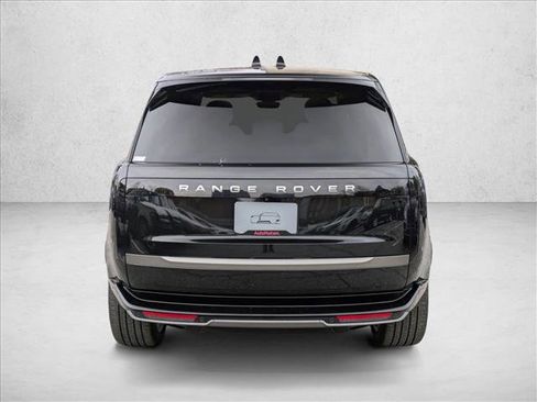 New 2026 Land Rover Range Rover Long Wheelbase SE image 8