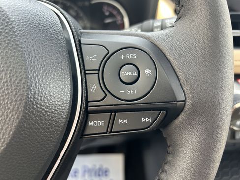 Used 2025 Toyota RAV4 XLE Premium w/ Weather Package AWD/4WD image 27