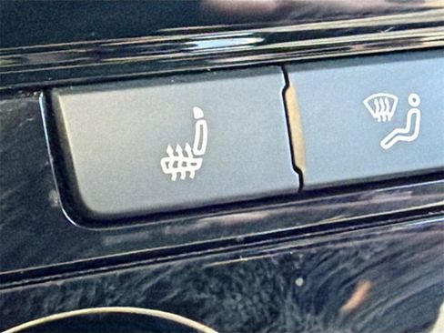 Used 2019 Volkswagen Beetle 2.0T SE image 19