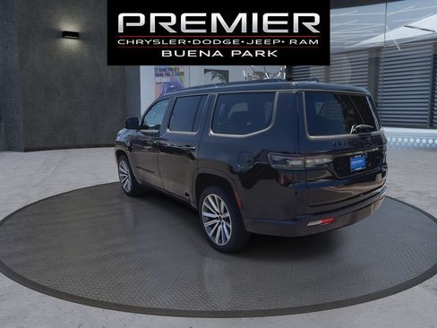 Used 2022 Jeep Grand Wagoneer Series II w/ Convenience Group III AWD/4WD image 6
