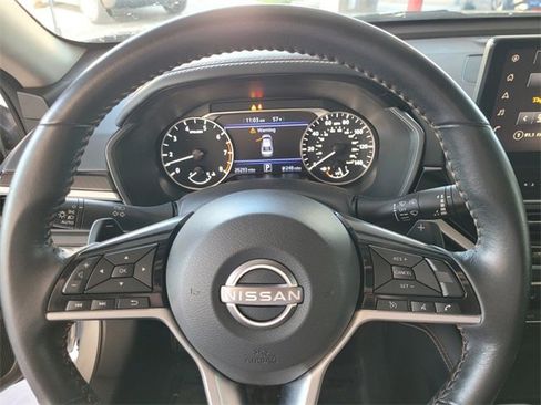 Used 2023 Nissan Altima 2.5 SR w/ SR Premium Package image 29